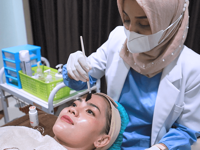 Menghilangkan Jerawat dan Bekasnya
