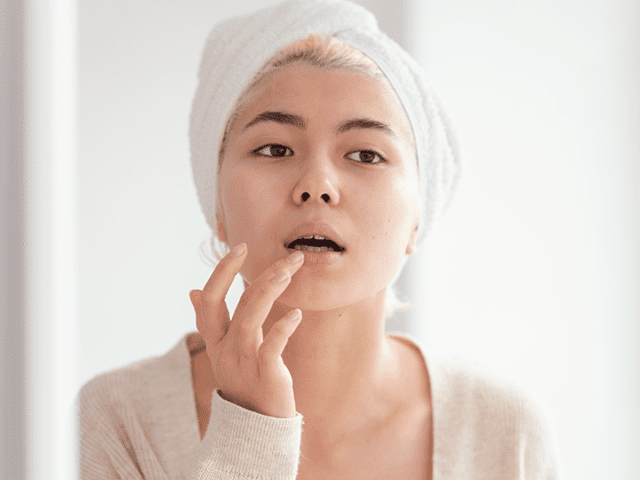 Cara Pakai Lip Scrub