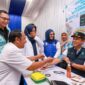 Menkes Budi Gunadi Sadikin meninjau Posko Kesehatan di jalur Tol Jakarta-Cikampek KM-57. (Foto: Kemenkes)