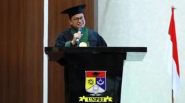 Kepala BPOM RI Taruna Ikrar menyampaikan orasi ilmiah bertema Ancaman Silent Pandemic Akibat Resistansi Antimikroba. (Foto: Dok.Taruna Ikrar)