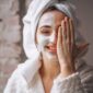 Di tengah kegaduhan bisnis skincare belakangan ini, harus hati-hati memilih produk agar kulit baik-baik saja. (Foto: Freepik)