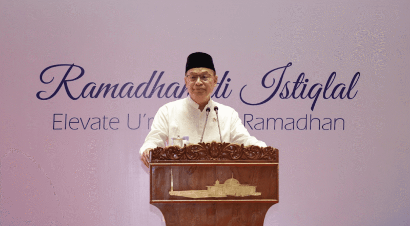 Kepala BPOM RI Taruna Ikrar berceramah tentang manfaat sujud bagi kesehatan otak. (Foto: BPOM RI)
