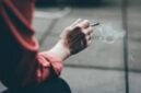 Kemenkes dan Komdigi akan atur soal merokok dan nge-vape di media sosial. (Foto: Freepik)