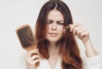 Sering gonta-gantin shampo bisa membuat kesehatan rambut dan kulit kepala terganggu. (Foto: Freepik)