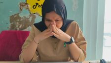 Karyawan seringkali enggan mengungkapkan perasaan tertekan atau cemas karena khawatir dianggap lemah atau tidak profesional. (Ilustrasi Foto: Model Fani/Zul/Sehatcantik.id