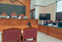 Nikita Mirzani membacakan eksepsi, meminta Presiden Prabowo Subianto untuk membubarkan BPOM karena dianggap tidak berguna. (Foto: sbw/sehatcantik.id)