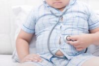 Iklan terkait produk kadar gula tinggi, garam, dan lemak, dibatasi untuk mencegah anak obesitas. (Fofo: Freepik)