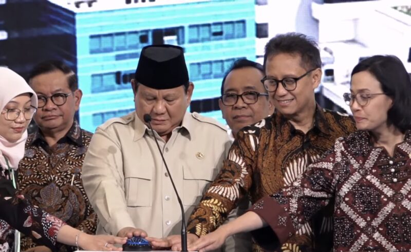 Presiden Prabowo Subianto meresmikan Gedung Layanan Terpadu dan Institut Neurosains Nasional di Rumah Sakit Pusat Otak Nasional (RSPON) Mahar Mardjono, di kawasan Cawang, Jakarta, Selasa (26/8/2025). (Foto: Sekretariat Presiden)