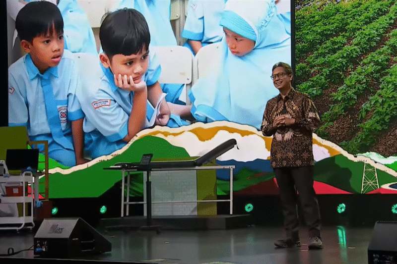 Menkes Budi dinobatkan berkat kepemimpinannya dalam mentransformasi sistem kesehatan Indonesia pascapandemi COVID-19. (Foto: Dok. Kemenkes)