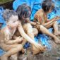 Tiga anak selamat setelah sempat tertimbun banjir longsor di Matauli, Tapanuli Tengah, Sumatra Utara. (Foto: Jhun Hispan Simbolon/@hispanjhun)
