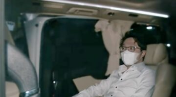 Setelah sekitar 12 jam menjalani pemeriksaan di Polda Metro Jaya, Richard Lee tidak ditahan dan hanya diwajibkan lapor sebagai tersangka dugaan pelanggaran perlindungan konsumen dan UU Kesehatan. (Foto: Okezone)