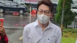 Dokter Richard Lee diperiksa di Polda Metro Jaya sebagai tersangka kasus dugaan pelanggaran perlindungan konsumen. (Foto: Sehatcantik.id)