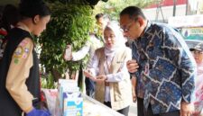 Warna mencolok takjil jadi perhatian BBPOM DKI di Pasar Gandaria Utara demi keamanan konsumen. (Foto: BBPOM Jakarta)