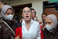 Mahkamah Agung menolak kasasi Nikita Mirzani, sehingga hukuman 6 tahun penjara tetap berlaku. (Foto: Danu Baharuddin/Sehatcantik.id)