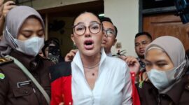 Mahkamah Agung menolak kasasi Nikita Mirzani, sehingga hukuman 6 tahun penjara tetap berlaku. (Foto: Danu Baharuddin/Sehatcantik.id)