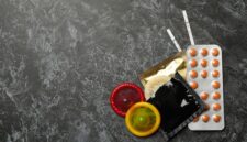 BPOM menindak peredaran kosmetik, obat, dan suplemen ilegal yang dijual bebas di platform belanja daring. (Foto: Freepik)