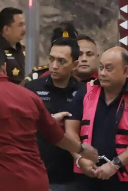 Dadan Hindayana Ditahan Kejagung Sepulang Ibadah Haji