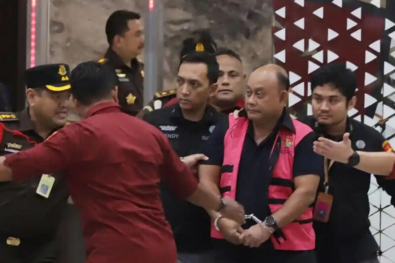 Kejagung menahan Dadan Hindayana terkait penyidikan kasus titik SPPG. (Foto: Sehatcantik.id)