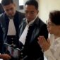 Richard Lee bersama tim kuasa hukum saat mengajukan pengalihan penahanan dalam sidang di Pengadilan Negeri Tangerang, Kamis (30/7/2026). (Foto: Sbw/Sehatcantik.id)