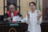 Sidang Richard Lee menyoroti perdebatan soal keterangan saksi dan bukti yang diajukan di persidangan. (Foto: Sbw)