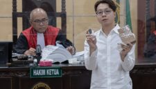 Sidang Richard Lee menyoroti perdebatan soal keterangan saksi dan bukti yang diajukan di persidangan. (Foto: Sbw)