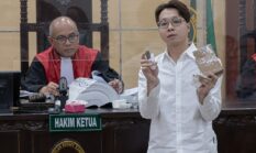 Kubu Richard Lee Bongkar Perbedaan Keterangan Saksi di Persidangan