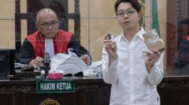 Sidang Richard Lee menyoroti perdebatan soal keterangan saksi dan bukti yang diajukan di persidangan. (Foto: Sbw)