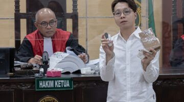 Sidang Richard Lee menyoroti perdebatan soal keterangan saksi dan bukti yang diajukan di persidangan. (Foto: Sbw)
