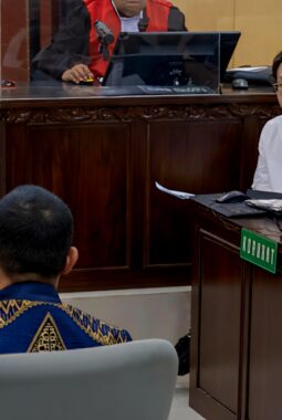 Panas! Richard Lee Ancam Doktif Bongkar Persaingan. Doktif Balas: “Bongkar Aja, Nggak Usah Nunggu!”