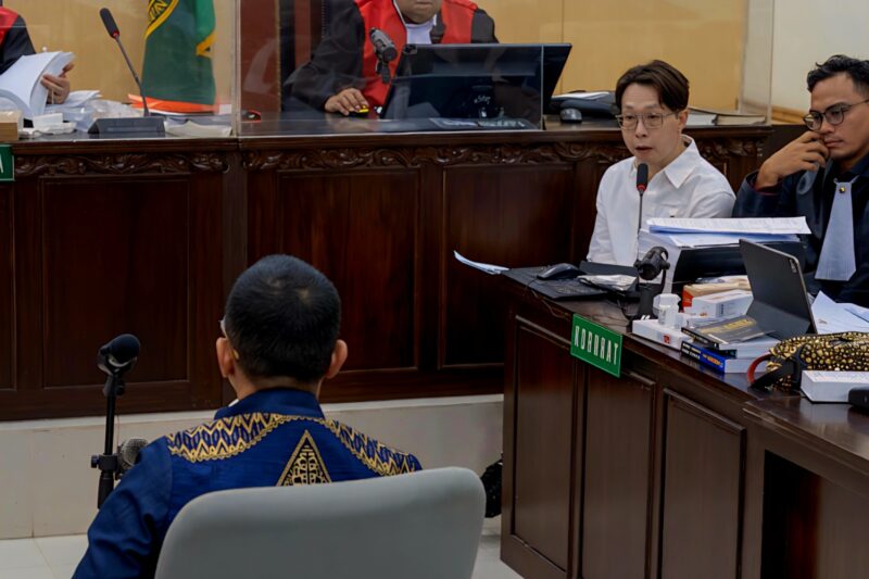 dr. Richard Lee tantang Doktif hadir di persidangan Kamis esok usai sebut sang saksi pelapor dua kali mangkir. (Foto: Sbw)