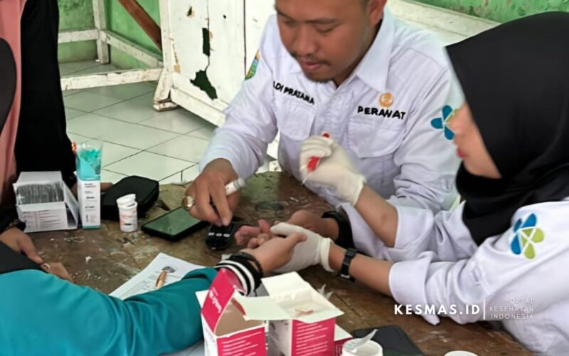 Kemenkes RI kini mewajibkan pelacakan (tracing) 100 persen terhadap seluruh kontak erat penderita TB langsung ke rumah-rumah demi mengejar target Indonesia Bebas TB 2030. (Foto: Kemenkes)