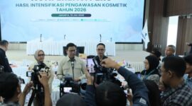 BPOM menelusuri rantai produksi dan distribusi untuk memastikan keamanan kosmetik. (Foto: Sbw)