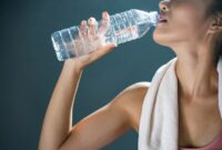 BPOM resmi memangkas batas aman migrasi BPA hingga 12 kali lebih ketat demi melindungi kesehatan masyarakat dari risiko paparan zat kimia berbahaya pada kemasan plastik. (Foto: Freepik)