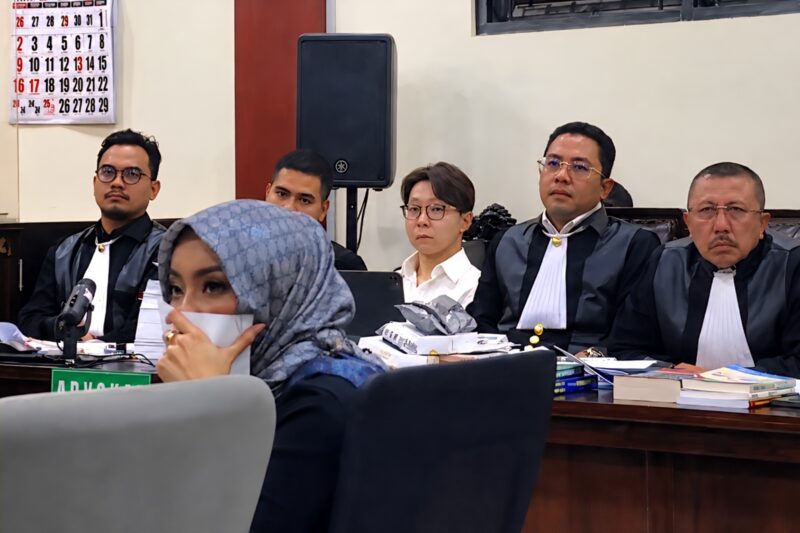 Doktif akhirnya bersaksi di sidang Richard Lee, membawa klaim dan bukti yang disebutnya bakal mengubah jalannya perkara. (Foto: Sbw/Sehatcantik.id)
