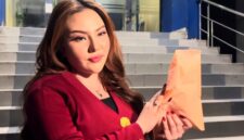 Lisa Mariana membawa persoalan legalitas produk yang dikaitkan dengan