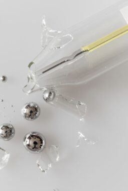 Kenapa Merkuri, Steroid, dan Asam Retinoat Kerap Muncul di Kosmetik Lokal?
