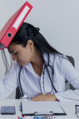 Burnout Nakes Bisa Membahayakan Pasien