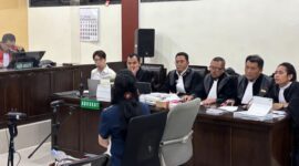 Saksi Janet Aprilia Stanzah memberikan keterangan dalam sidang perkara Richard Lee di Pengadilan Negeri Tangerang.(Foto: Sehatcantik.id/Sbw)
