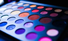 Di Balik Warna, Ada Bahaya Eyeshadow