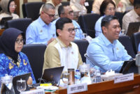 Kepala BPOM Taruna Ikrar memaparkan anggaran dan pengawasan keamanan pangan MBG dalam RDP bersama Komisi IX DPR RI. (Foto: Sehatcanatik.id/Sbw)